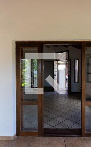 Casa de condomínio para alugar com 3m², 4 quartos e 2 vagas Casa de condomínio para alugar com 3m², 4 quartos e 2 vagasSala 2