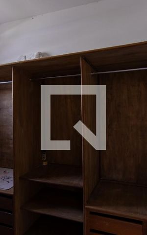 Casa de condomínio para alugar com 3m², 4 quartos e 2 vagas Casa de condomínio para alugar com 3m², 4 quartos e 2 vagasCloset da suíte