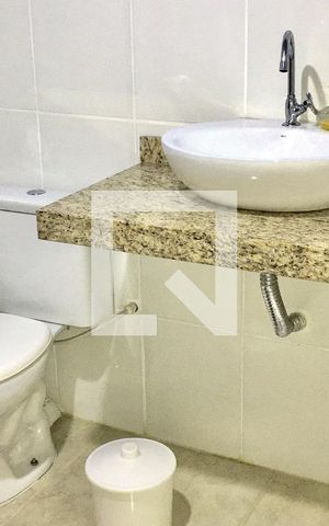 Casa à venda com 375m², 4 quartos e 4 vagas Casa à venda com 375m², 4 quartos e 4 vagasBanheiro Social