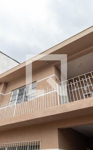 Casa à venda com 240m², 4 quartos e 3 vagas Casa à venda com 240m², 4 quartos e 3 vagasFachada