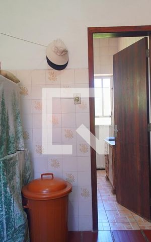 Casa à venda com 300m², 4 quartos e 3 vagas Casa à venda com 300m², 4 quartos e 3 vagasÁrea de Serviço