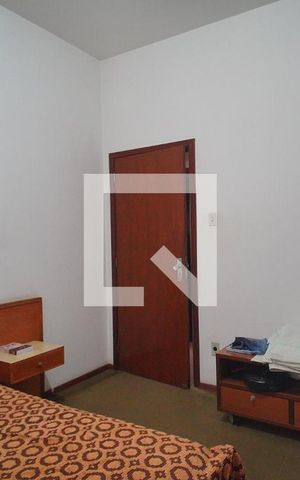 Casa à venda com 300m², 4 quartos e 3 vagas Casa à venda com 300m², 4 quartos e 3 vagasQuarto 2
