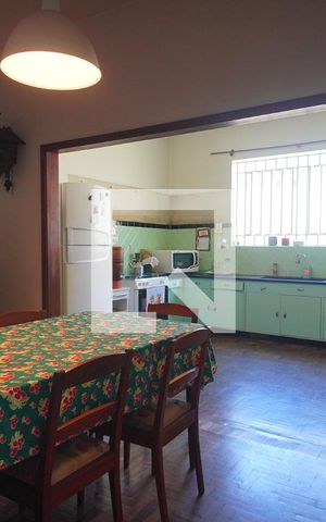 Casa à venda com 300m², 4 quartos e 3 vagas Casa à venda com 300m², 4 quartos e 3 vagasSala de Jantar