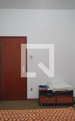 Casa à venda com 300m², 4 quartos e 3 vagas Casa à venda com 300m², 4 quartos e 3 vagasQuarto 2