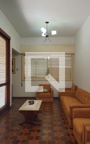 Casa à venda com 300m², 4 quartos e 3 vagas Casa à venda com 300m², 4 quartos e 3 vagassala
