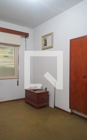 Casa à venda com 300m², 4 quartos e 3 vagas Casa à venda com 300m², 4 quartos e 3 vagasQuarto 1