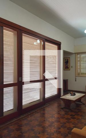 Casa à venda com 300m², 4 quartos e 3 vagas Casa à venda com 300m², 4 quartos e 3 vagassala