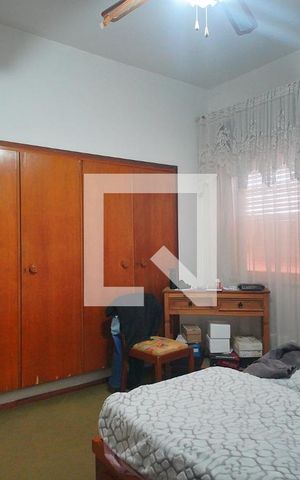 Casa à venda com 300m², 4 quartos e 3 vagas Casa à venda com 300m², 4 quartos e 3 vagasQuarto 3