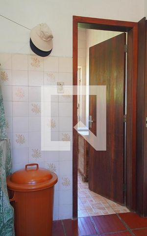 Casa à venda com 300m², 4 quartos e 3 vagas Casa à venda com 300m², 4 quartos e 3 vagasÁrea de Serviço