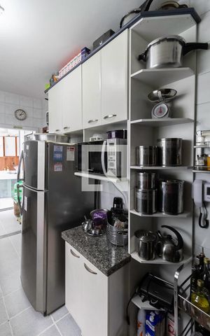Casa à venda com 232m², 3 quartos e 3 vagas Casa à venda com 232m², 3 quartos e 3 vagasCozinha