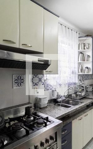 Casa à venda com 232m², 3 quartos e 3 vagas Casa à venda com 232m², 3 quartos e 3 vagasCozinha