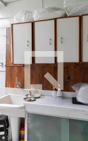 Casa à venda com 232m², 3 quartos e 3 vagas Casa à venda com 232m², 3 quartos e 3 vagasÁrea de serviço