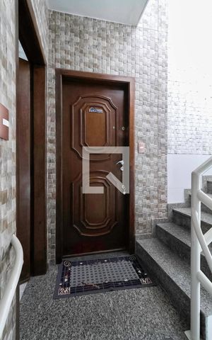 Casa à venda com 232m², 3 quartos e 3 vagas Casa à venda com 232m², 3 quartos e 3 vagasEntrada