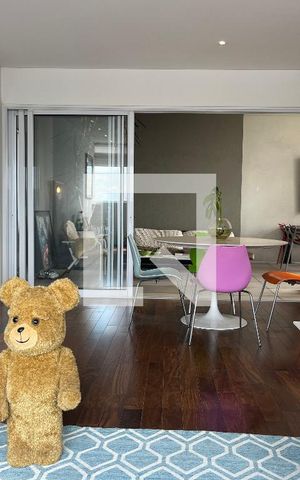 Apartamento à venda com 126m², 2 quartos e 2 vagas Apartamento à venda com 126m², 2 quartos e 2 vagasSala