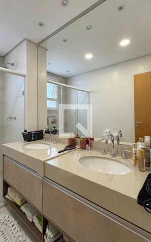 Apartamento à venda com 136m², 3 quartos e 2 vagasBanheiro da Suíte 1
