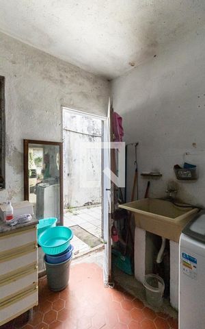 Casa à venda com 504m², 3 quartos e 5 vagas Casa à venda com 504m², 3 quartos e 5 vagasÁrea de Serviço - Acesso para a Casa 2