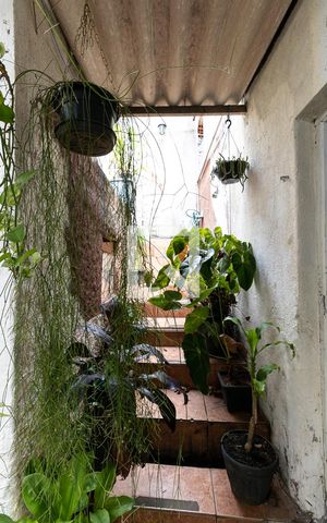 Casa à venda com 504m², 3 quartos e 5 vagas Casa à venda com 504m², 3 quartos e 5 vagasEscada