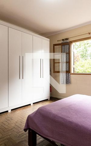 Casa à venda com 504m², 3 quartos e 5 vagas Casa à venda com 504m², 3 quartos e 5 vagasQuarto 1