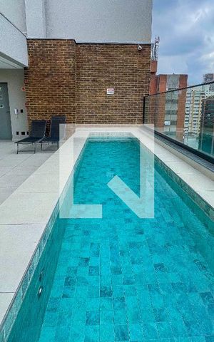 Studio à venda com 31m², 1 quarto e sem vaga Studio à venda com 31m², 1 quarto e sem vagaÁrea comum - Piscina