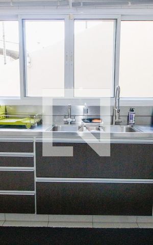 Casa à venda com 640m², 6 quartos e 6 vagasCozinha