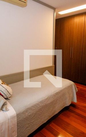 Casa à venda com 640m², 6 quartos e 6 vagasSuíte 5