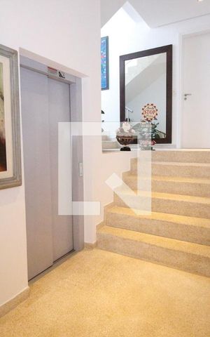Casa à venda com 640m², 6 quartos e 6 vagasSala 1