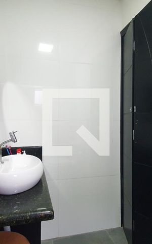 Casa à venda com 565m², 4 quartos e 2 vagas Casa à venda com 565m², 4 quartos e 2 vagasBanheiro da Suíte 2
