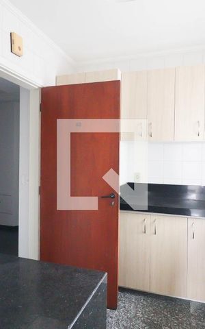 Apartamento para alugar com 110m², 3 quartos e 1 vaga Apartamento para alugar com 110m², 3 quartos e 1 vagaCozinha e Área de Serviço