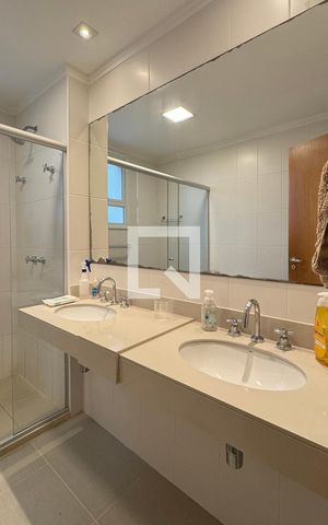 Apartamento para alugar com 156m², 3 quartos e 3 vagasBanheiro da Suíte 1