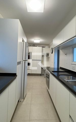 Apartamento para alugar com 156m², 3 quartos e 3 vagasCozinha