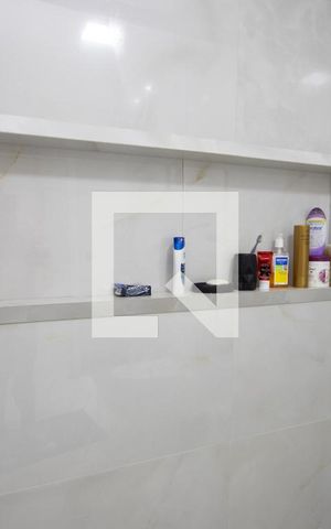 Apartamento à venda com 120m², 2 quartos e 1 vaga Apartamento à venda com 120m², 2 quartos e 1 vagaBanheiro da Suite 2
