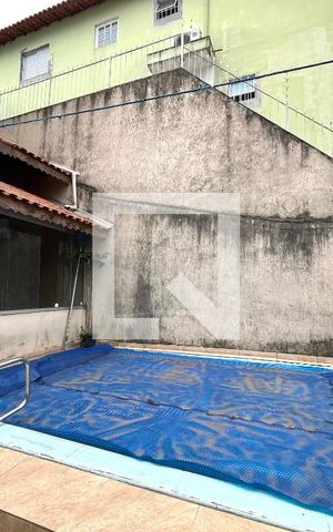 Casa à venda com 270m², 3 quartos e 2 vagas Casa à venda com 270m², 3 quartos e 2 vagasPiscina