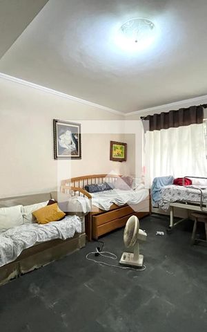 Casa à venda com 270m², 3 quartos e 2 vagas Casa à venda com 270m², 3 quartos e 2 vagasSala