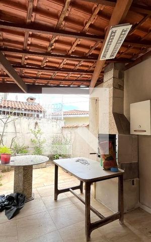 Casa à venda com 270m², 3 quartos e 2 vagas Casa à venda com 270m², 3 quartos e 2 vagasChurrasqueira