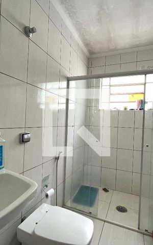 Casa à venda com 270m², 3 quartos e 2 vagas Casa à venda com 270m², 3 quartos e 2 vagasBanheiro