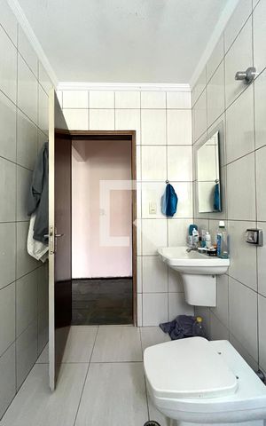 Casa à venda com 270m², 3 quartos e 2 vagas Casa à venda com 270m², 3 quartos e 2 vagasBanheiro