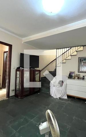 Casa à venda com 270m², 3 quartos e 2 vagas Casa à venda com 270m², 3 quartos e 2 vagasSala