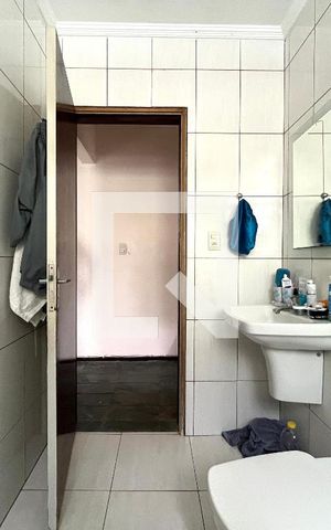 Casa à venda com 270m², 3 quartos e 2 vagas Casa à venda com 270m², 3 quartos e 2 vagasBanheiro