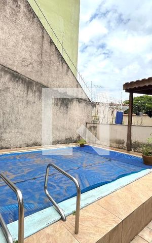 Casa à venda com 270m², 3 quartos e 2 vagas Casa à venda com 270m², 3 quartos e 2 vagasPiscina