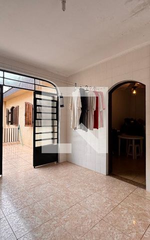 Casa à venda com 219m², 4 quartos e 4 vagas Casa à venda com 219m², 4 quartos e 4 vagasLavanderia