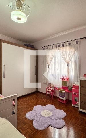 Casa à venda com 219m², 4 quartos e 4 vagas Casa à venda com 219m², 4 quartos e 4 vagasQuarto 1