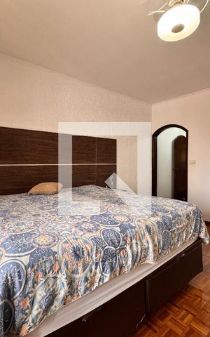 Casa à venda com 219m², 4 quartos e 4 vagas Casa à venda com 219m², 4 quartos e 4 vagasSuite