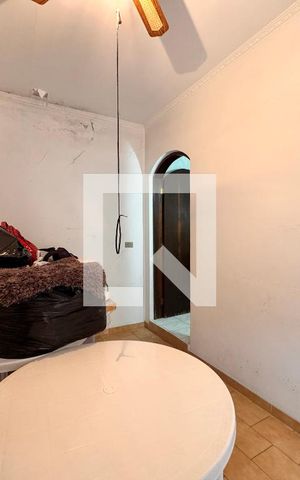 Casa à venda com 219m², 4 quartos e 4 vagas Casa à venda com 219m², 4 quartos e 4 vagasQuarto de Serviço