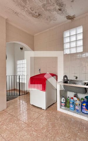 Casa à venda com 219m², 4 quartos e 4 vagas Casa à venda com 219m², 4 quartos e 4 vagasLavanderia
