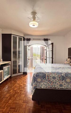 Casa à venda com 219m², 4 quartos e 4 vagas Casa à venda com 219m², 4 quartos e 4 vagasSuite