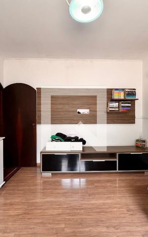 Casa à venda com 219m², 4 quartos e 4 vagas Casa à venda com 219m², 4 quartos e 4 vagasQuarto 2