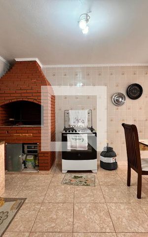 Casa à venda com 219m², 4 quartos e 4 vagas Casa à venda com 219m², 4 quartos e 4 vagasVaranda gourmet