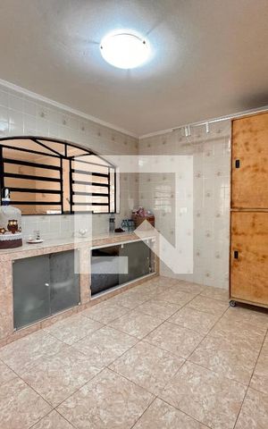 Casa à venda com 219m², 4 quartos e 4 vagas Casa à venda com 219m², 4 quartos e 4 vagasVaranda gourmet