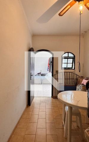 Casa à venda com 219m², 4 quartos e 4 vagas Casa à venda com 219m², 4 quartos e 4 vagasQuarto de Serviço