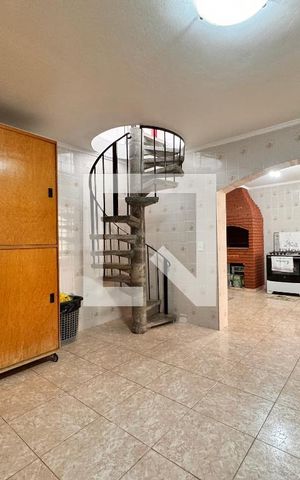 Casa à venda com 219m², 4 quartos e 4 vagas Casa à venda com 219m², 4 quartos e 4 vagasVaranda gourmet